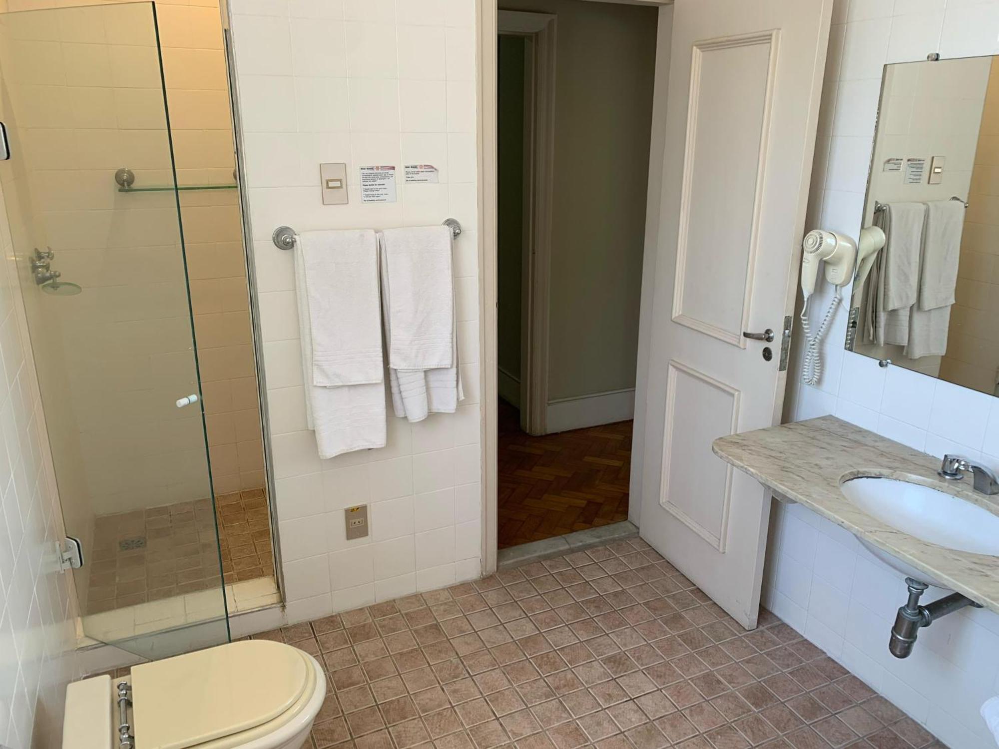 Standard Suite,1594693408:JPEG